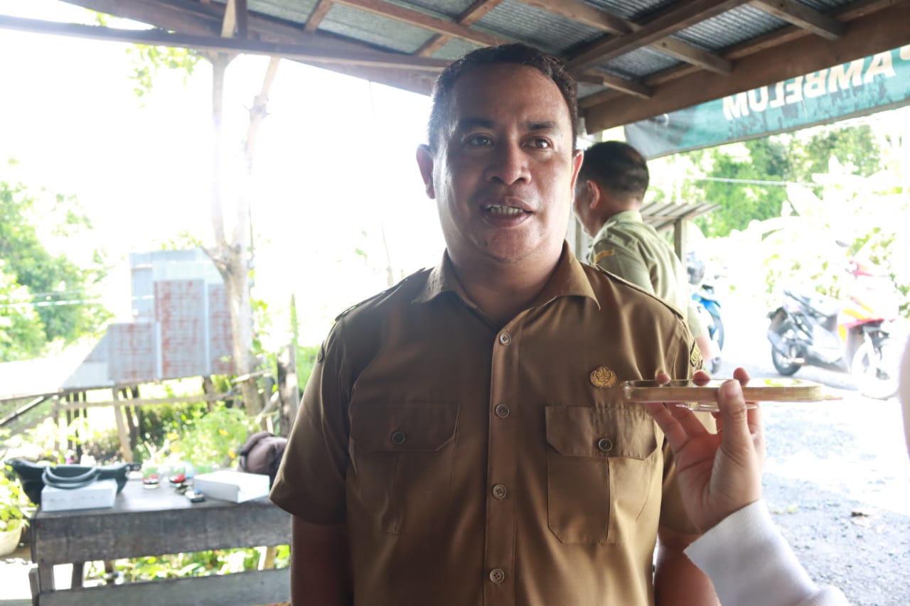Dorong Pembentukan KIM di Daerah, Diskominfosantik Kalteng Melihat Secara Dekat Aktivitas Pengrajin Anyaman Rotan di Desa Gohong Kabupaten Pulang Pisau