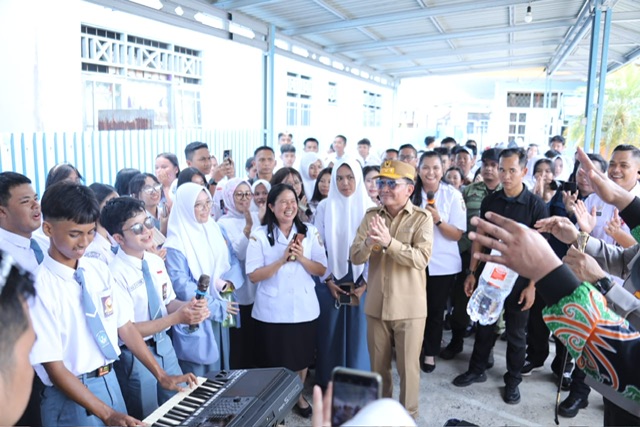 Gubernur Kalteng Beri Pesan Inspiratif untuk Siswa SMA 1 Kuala Kapuas: “Tidak Ada yang Tidak Mungkin”