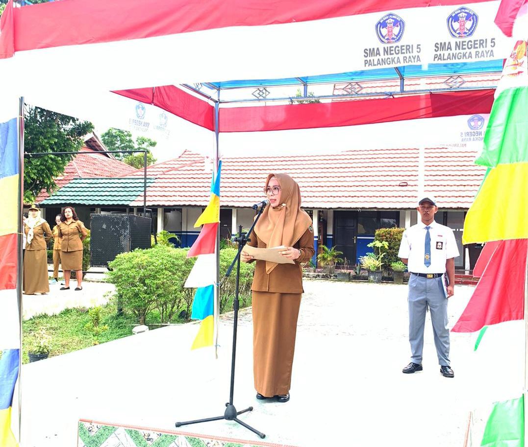 Inovasi Tingkatkan Jumlah Pengunjung Perpustakaan Daerah, Kadispursip Kalteng Nunu Andriani Jemput Bola ke SMAN 5 Palangka Raya