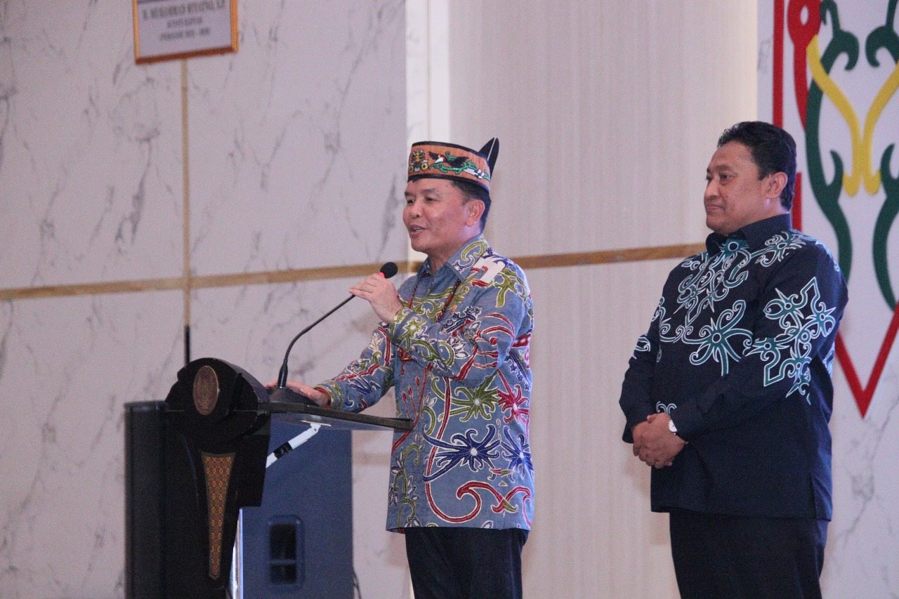 Hadiri Pertemuan Gubernur dengan Kepala Desa dan Tokoh Masyarakat Kab. Kapuas, Kadis PMD Prov. Kalteng Komitmen Wujudkan Pembangunan Desa Adil dan Merata