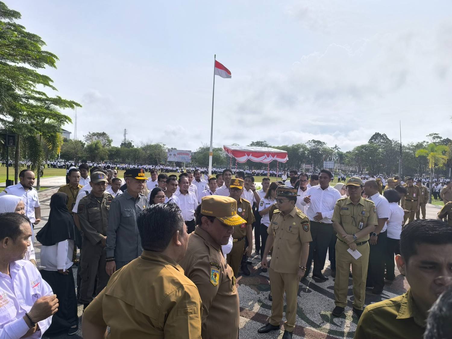 Kasat Pol PP Kalteng Hadiri Apel Gabungan Bersama Gubernur, Bangkitkan Semangat Honorer Menuju PPPK
