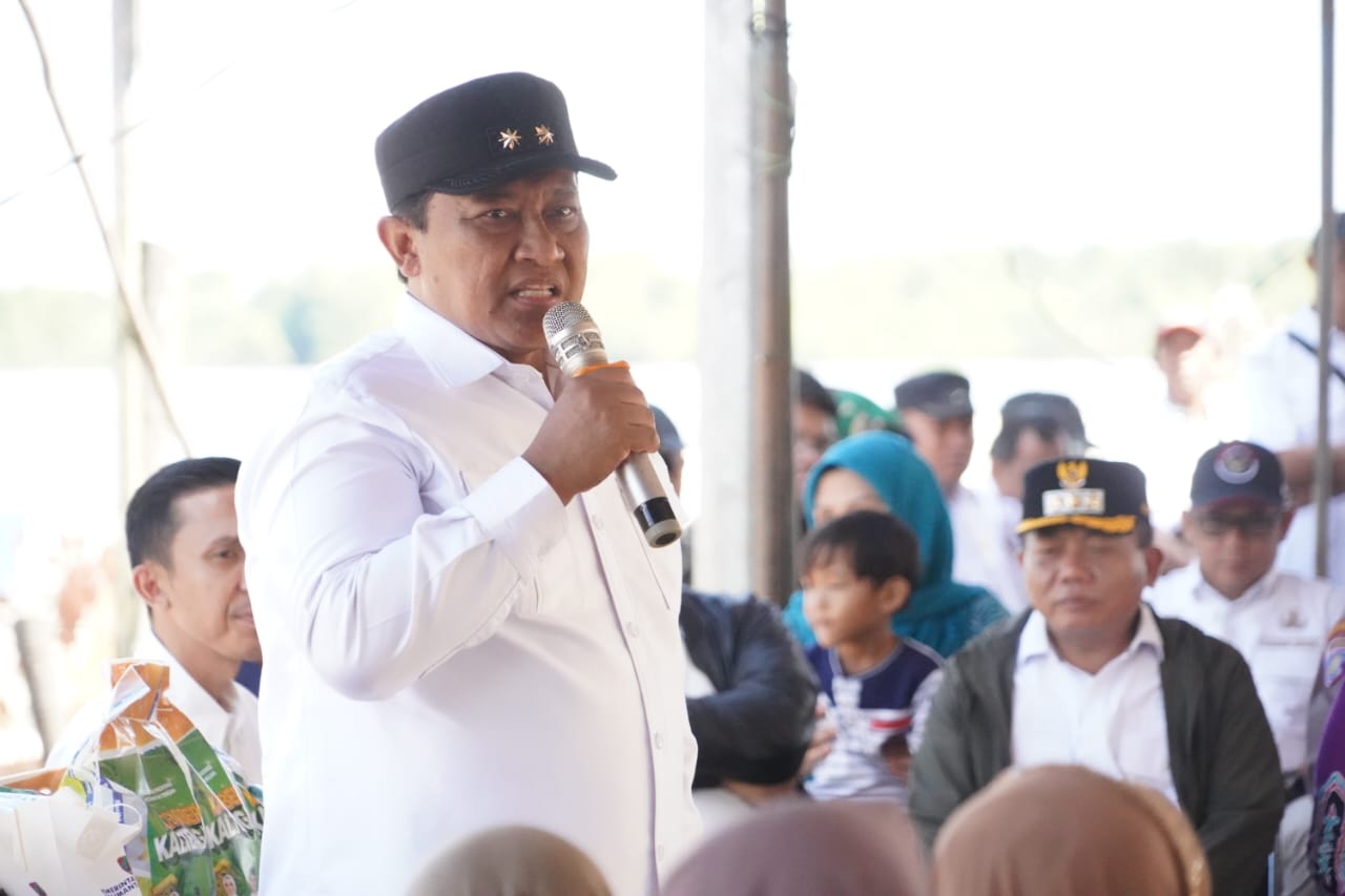Hadiri Giat Pasar Murah, Gubernur Agustiar Sabran Berdialog dan Serap Aspirasi Masyarakat  Desa Lupak Dalam Kabupaten Kapuas