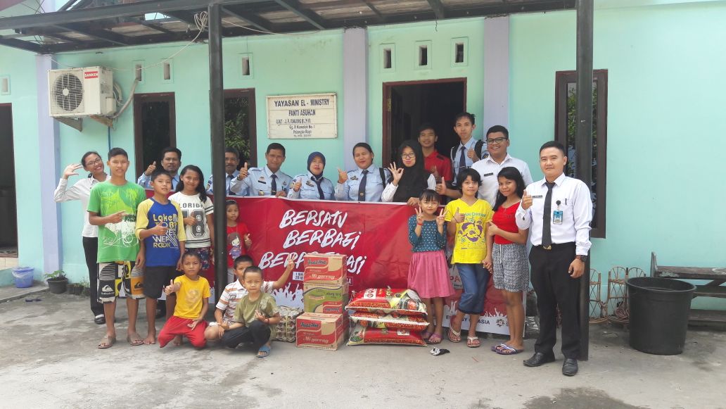 SISIHKAN REZEKI, PEGAWAI BAPAS PALANGKA RAYA BERBAGI KASIH KETIGA PANTI ASUHAN DI PALANGKA RAYA