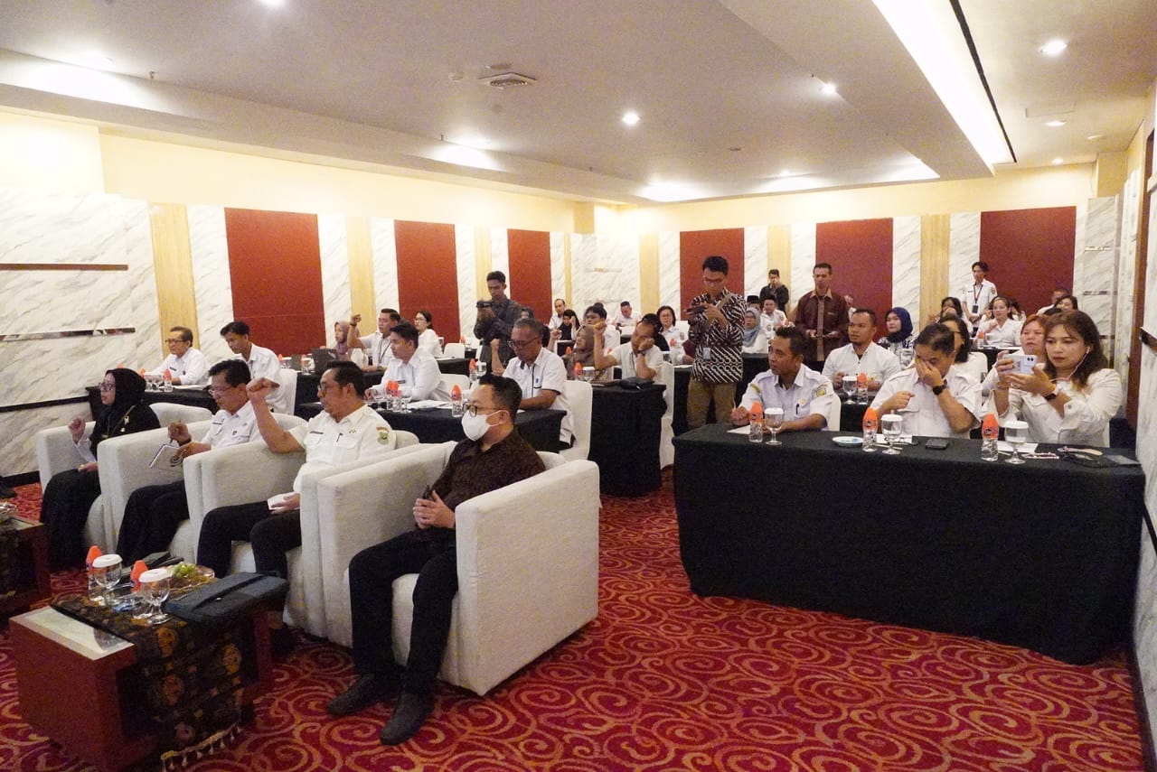 Asisten Ekbang Sri Widanarni Buka Sosialisasi dan Pelatihan Potensi Investasi Regional (PIR) dan Rapat Akhir Penyediaan Peta Potensi