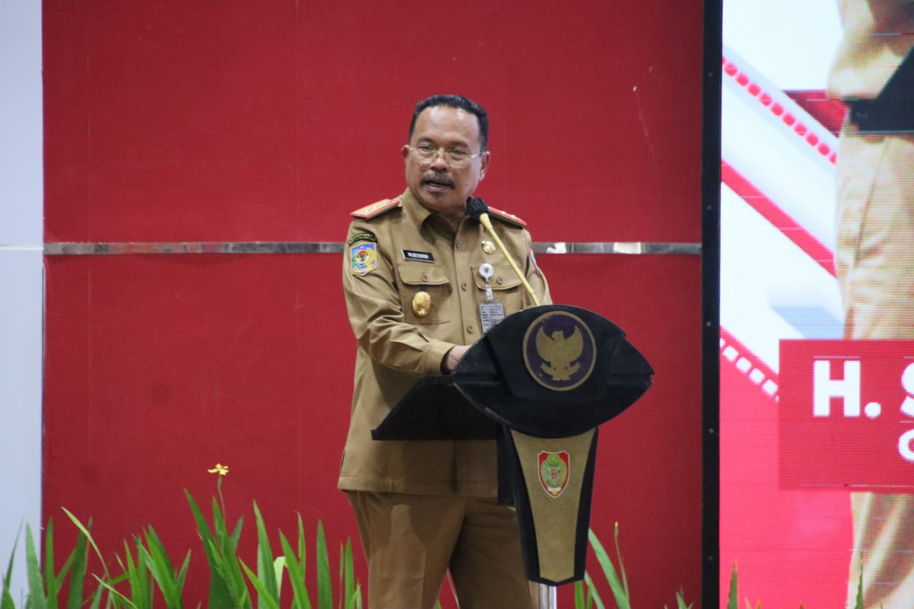 Sekda Nuryakin Resmi Tutup Rapat Koordinasi Sinergitas dan Penguatan Pemberantasan Korupsi bagi Kepala Daerah, Camat, Kepala Desa dan Kepala SMA/SMK se-Kalteng Tahun 2023