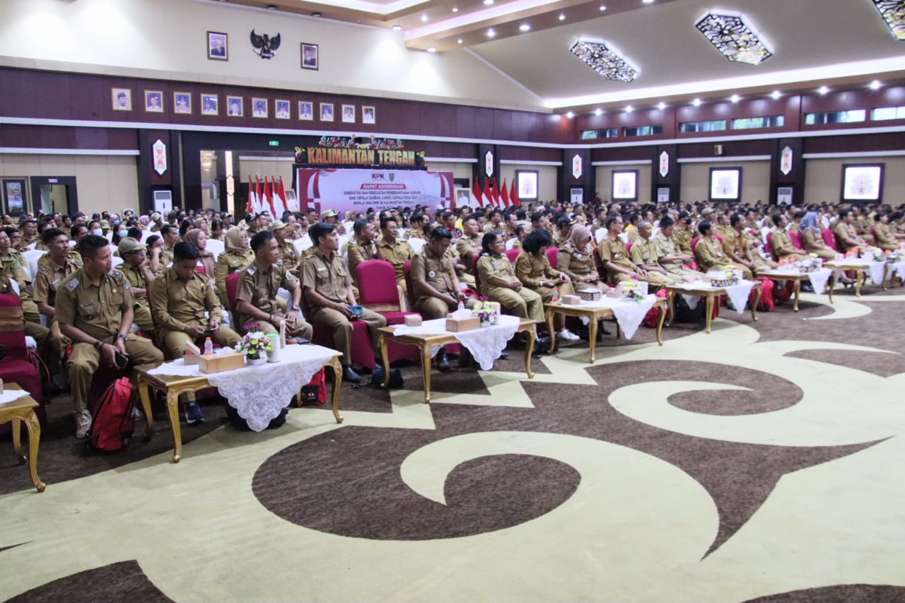 Sekda Nuryakin Resmi Tutup Rapat Koordinasi Sinergitas dan Penguatan Pemberantasan Korupsi bagi Kepala Daerah, Camat, Kepala Desa dan Kepala SMA/SMK se-Kalteng Tahun 2023