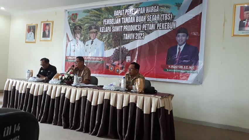 Disbun Prov. Kalteng Gelar Rapat Penetapan Harga TBS