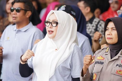 Kadisbudpar Prov. Kalteng Hadiri Pembukaan Gebyar UMKM Wilayah Barat Tahun 2024 di Sampit