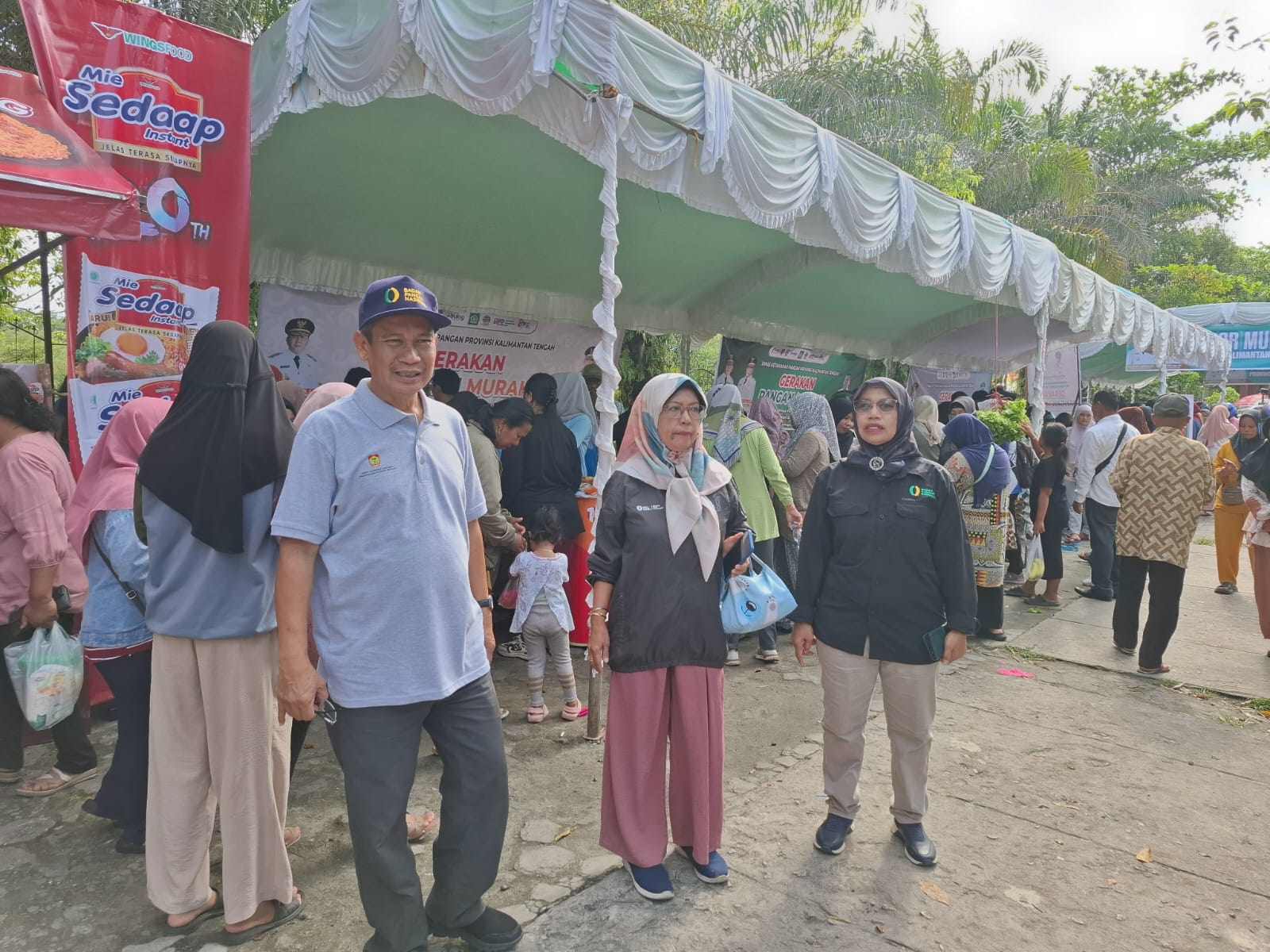 Dinas Hanpang Prov. Kalteng Gelar Gerakan Pangan Murah di Taman Kota Sampit