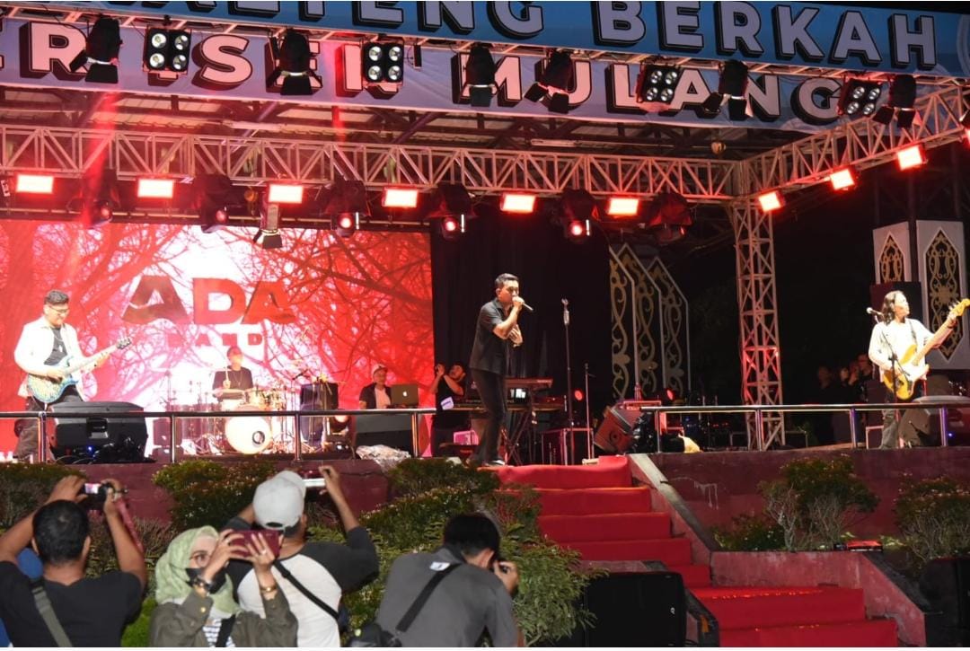 Berlangsung Meriah, Tour Konser Isen Mulang 2024 Hadirkan Artis Ibukota Ada Band