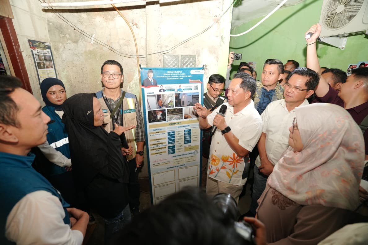Mendagri Tinjau Program Bedah Rumah di Bukit Duri, Ajak Pemda Dukung Percepatan Perbaikan Hunian