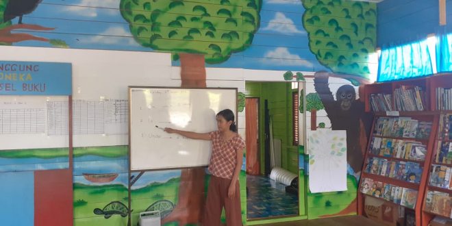 Rumah Baca Menginspirasi dan Mencerdaskan Anak Daerah Aliran Sungai Kahayan 
