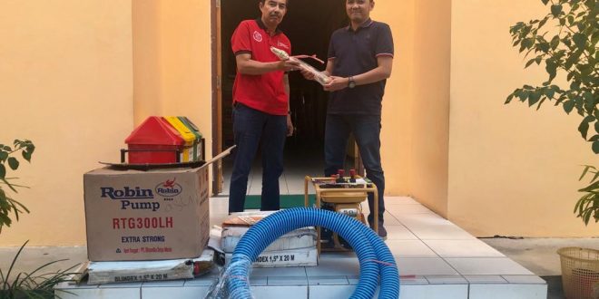 Penyerahan Bantuan CSR 1 Paket Alat Pemadam Kebakaran Dari P.T Sumber Alfaria Trijaya Tbk ( Alfamart )