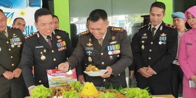 Kapolres Berikan Ucapan Selamat HUT TNI