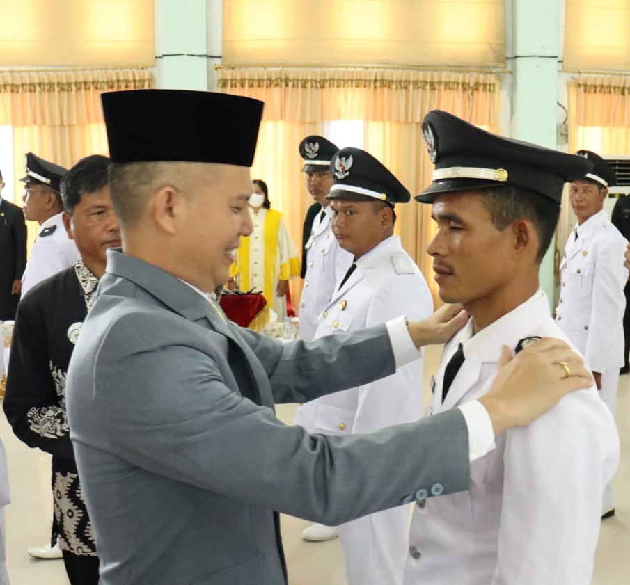 Bupati Gunung Mas Lantik 41 Kepala Desa