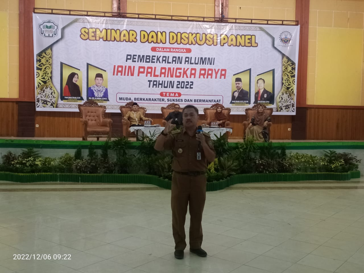 Plt. Kadisnakertrans Prov.Kalteng Ajak Alumni IAIN Kuasai Hard Skill dan Soft Skill