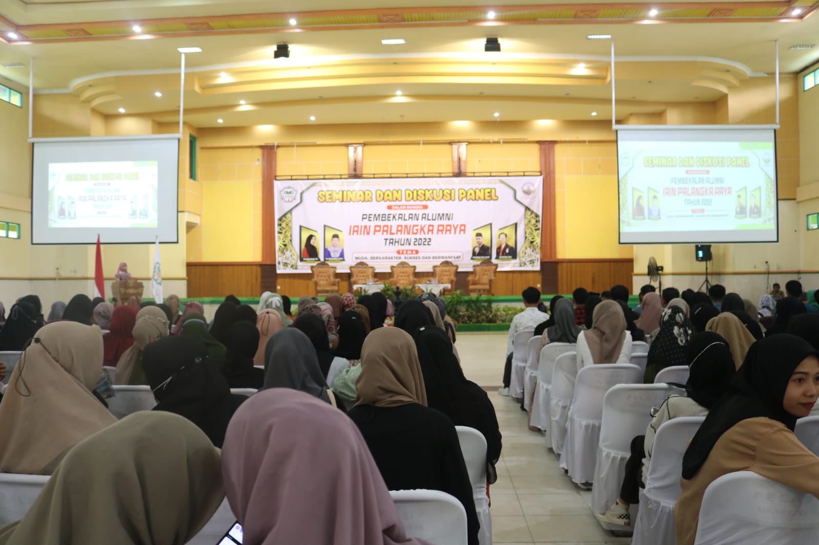 Plt. Kadisnakertrans Prov.Kalteng Ajak Alumni IAIN Kuasai Hard Skill dan Soft Skill