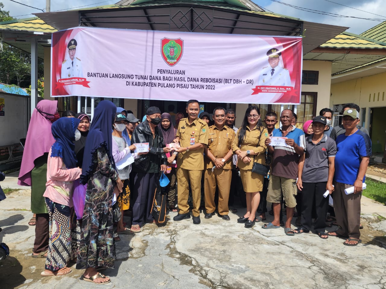 Dinsos Pulang Pisau Salurkan BLT DBH-DR Prov. Kalteng