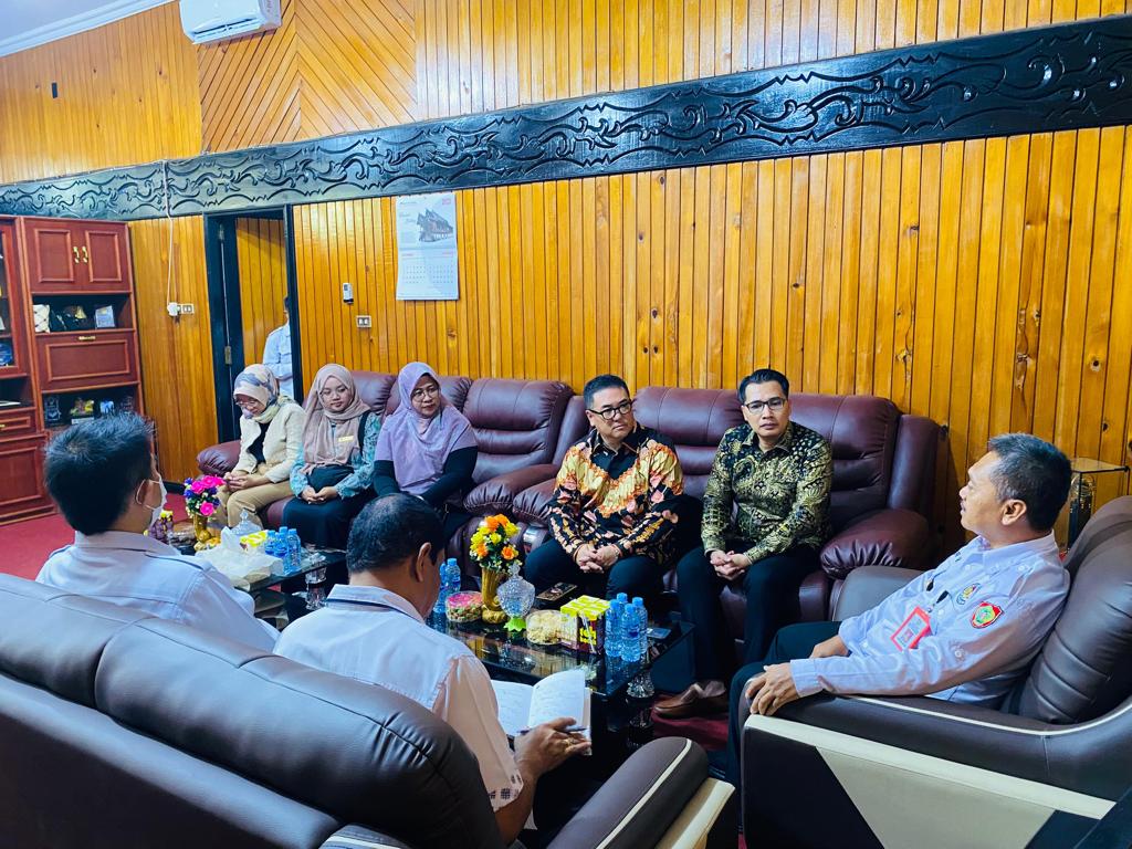 Kepala Disnakertrans Prov. Kalteng Terima Kunjungan President AIC dan LPP Enter Borneo