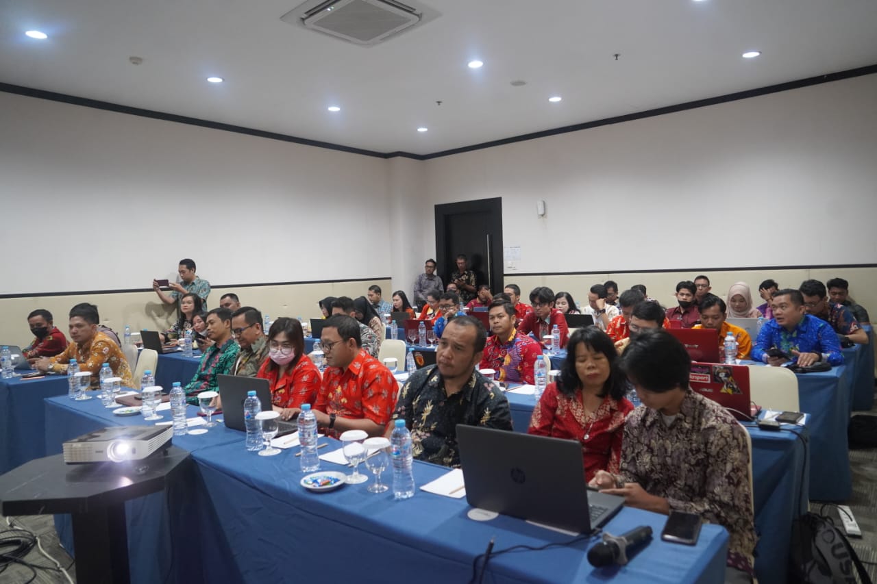 Diskominfosantik Prov. Kalteng Gelar Pelatihan Infografis, Mikrotik dan Linux Operating System