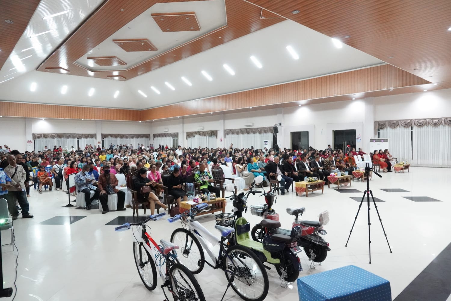 Hadiri Perayaan Natal Rimbawan 2023, Plh. Asisten Pemkesra Herson B. Aden Harapkan Umat Kristiani Refleksikan Cinta Kasih Tuhan dalam Kehidupan Sehari-hari