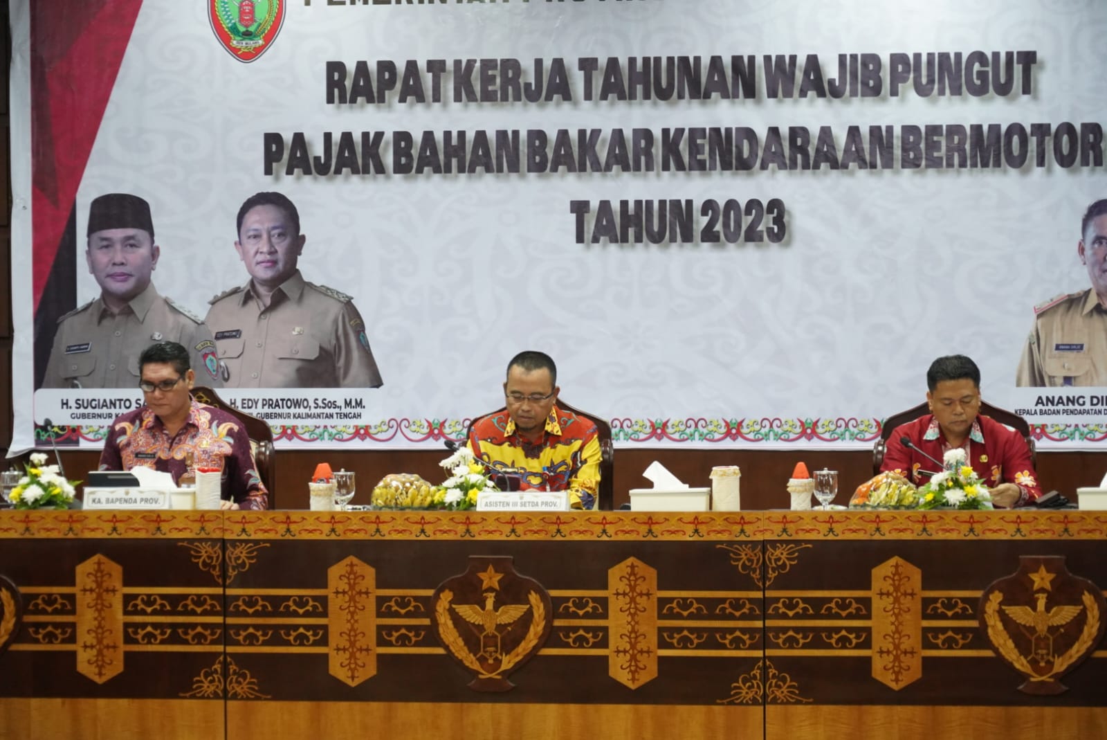 Asisten Adum Sri Suwanto Buka Rapat Kerja Tahunan Wajib Pungut Pajak Bahan Bakar Kendaraan Bermotor Tahun 2023
