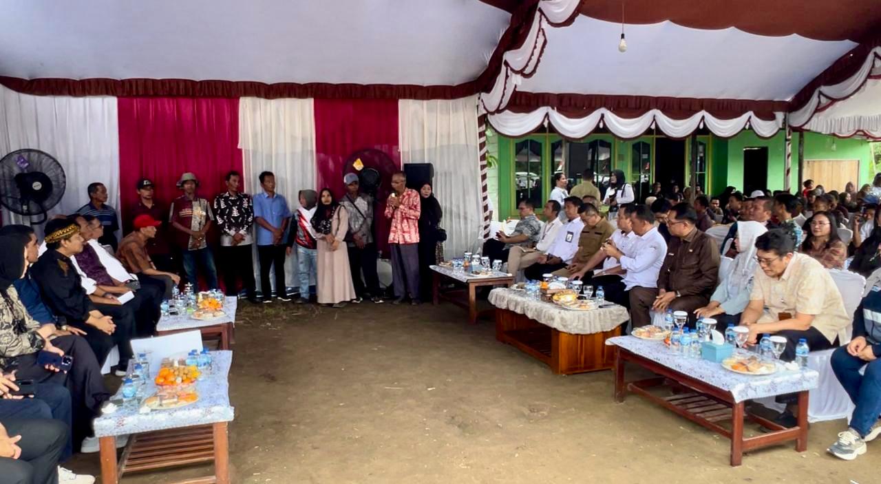 Dislutkan Prov. Kalteng Dampingi Komisi IV DPR-RI Kunker Reses ke Desa Basarang