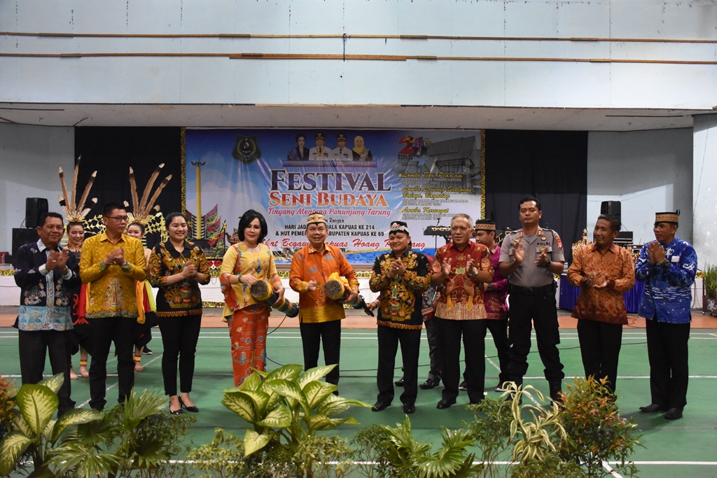 Festival Tingang Menteng Panunjung Tarung Meriahkan Hari jadi Kota Kuala Kapuas
