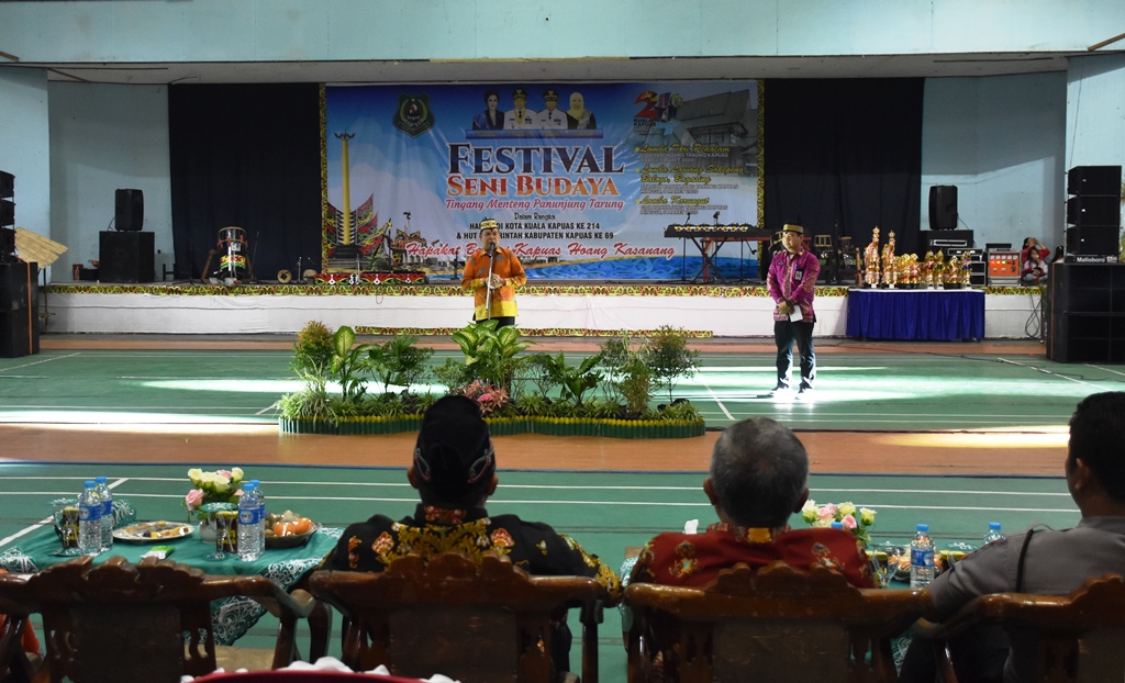 Festival Tingang Menteng Panunjung Tarung Meriahkan Hari jadi Kota Kuala Kapuas