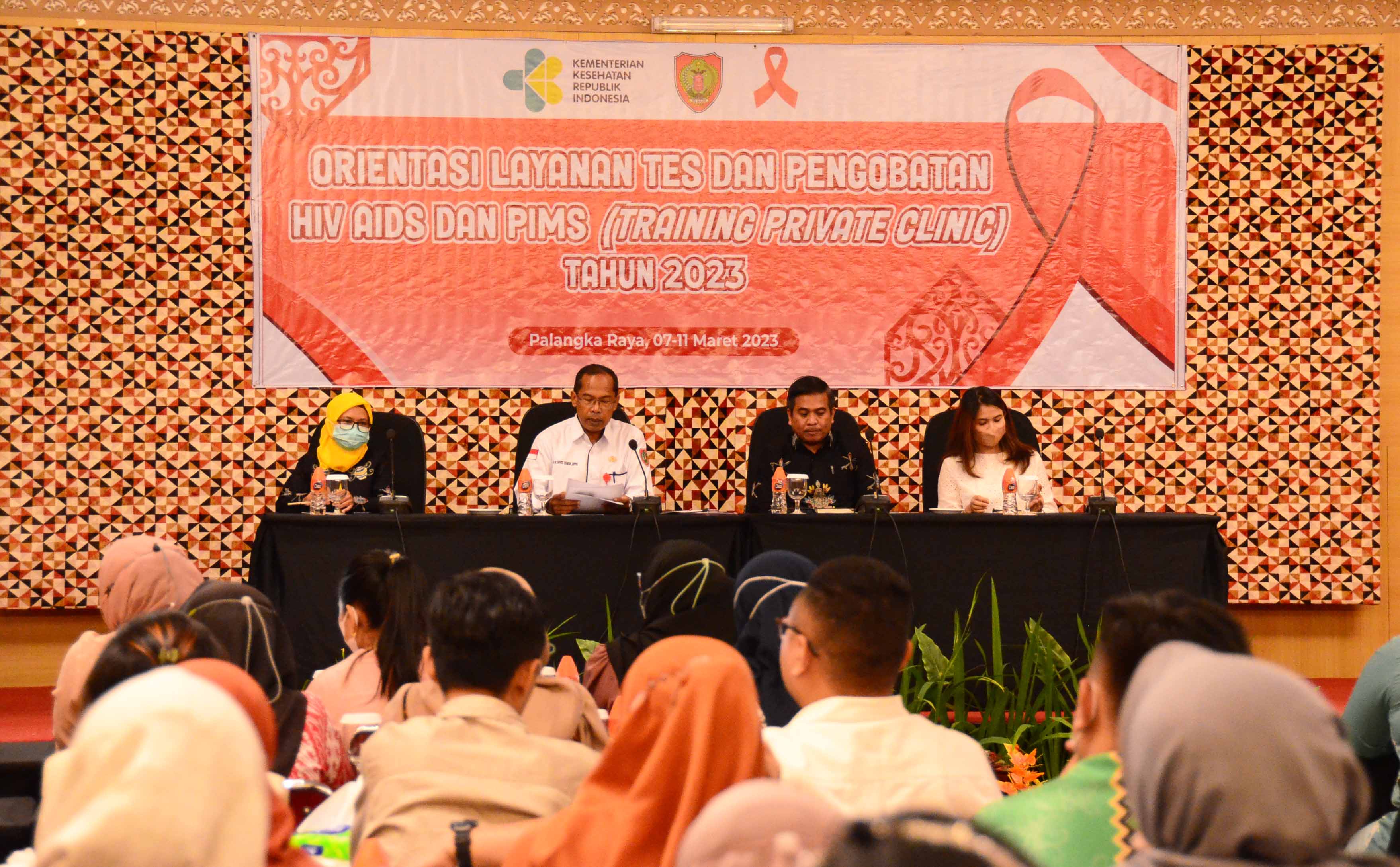 Dinkes Prov. Kalteng Lakukan Orientasi Layanan Tes dan Pengobatan HIV AIDS dan PIMS bagi Fasilitas Layanan Kesehatan Swasta