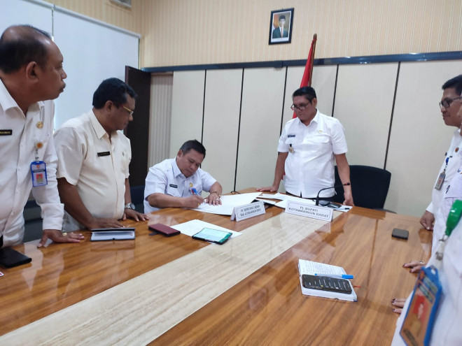 Pemkab Kobar Teken Komitmen Pelaksanaan Aksi Strategi Nasional Pencegahan Korupsi