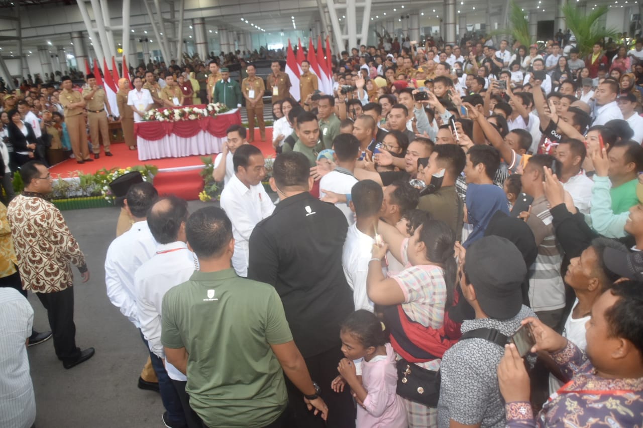 Presiden Jokowi Resmikan Terminal Baru Bandara Tjilik Riwut