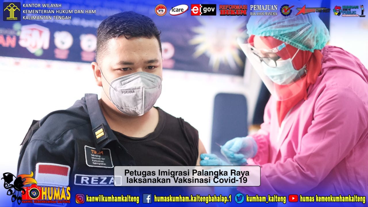 Petugas Imigrasi Palangka Raya Mulai Jalani Vaksinasi Covid-19
