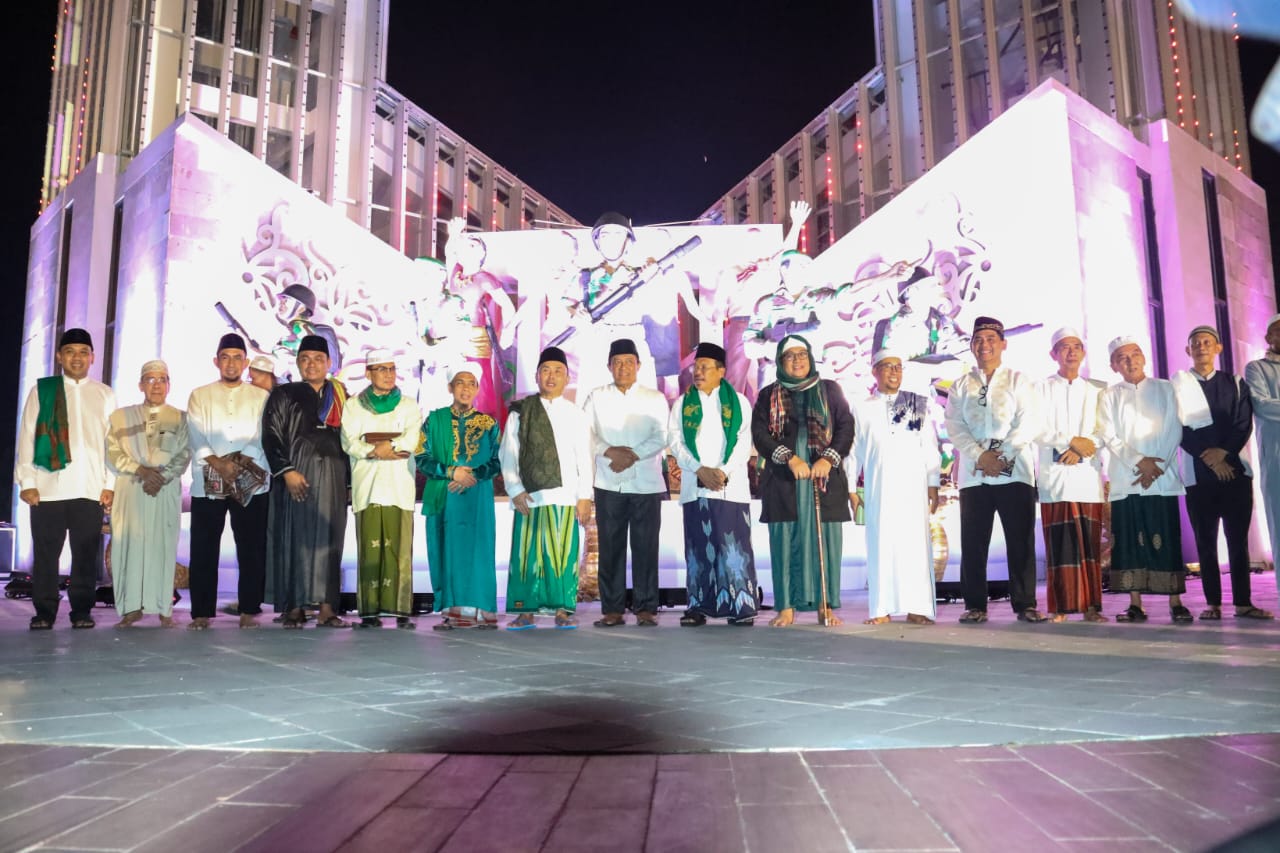 Pererat Tali Silaturahmi, Gubernur Sugianto Sabran Gelar Buka Puasa Bersama di Bundaran Besar Palangka Raya