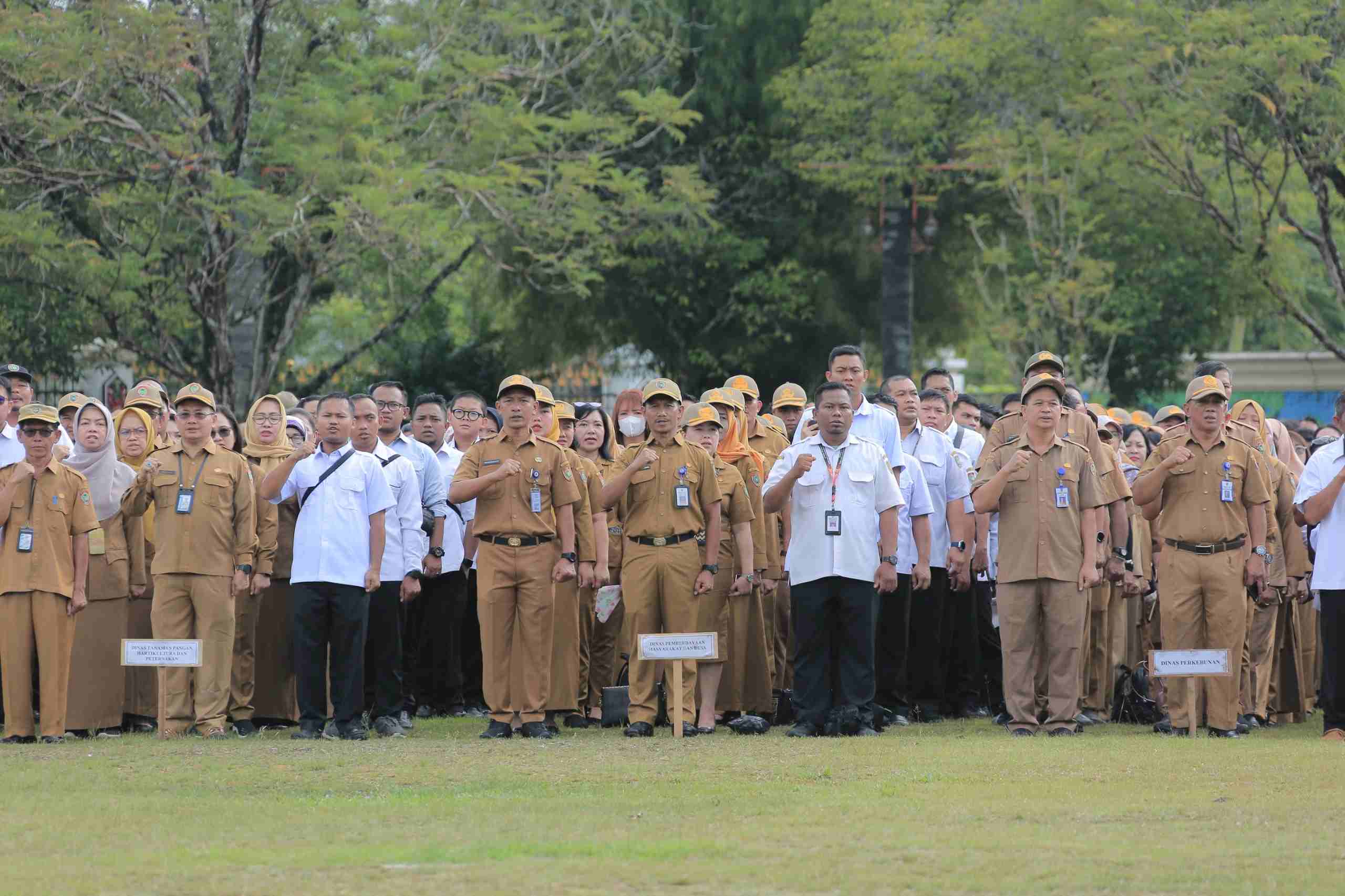 Pegawai Lingkup Dinas PMD Prov. Kalteng Ikuti Apel Besar dan Halalbihalal Pemprov Kalteng