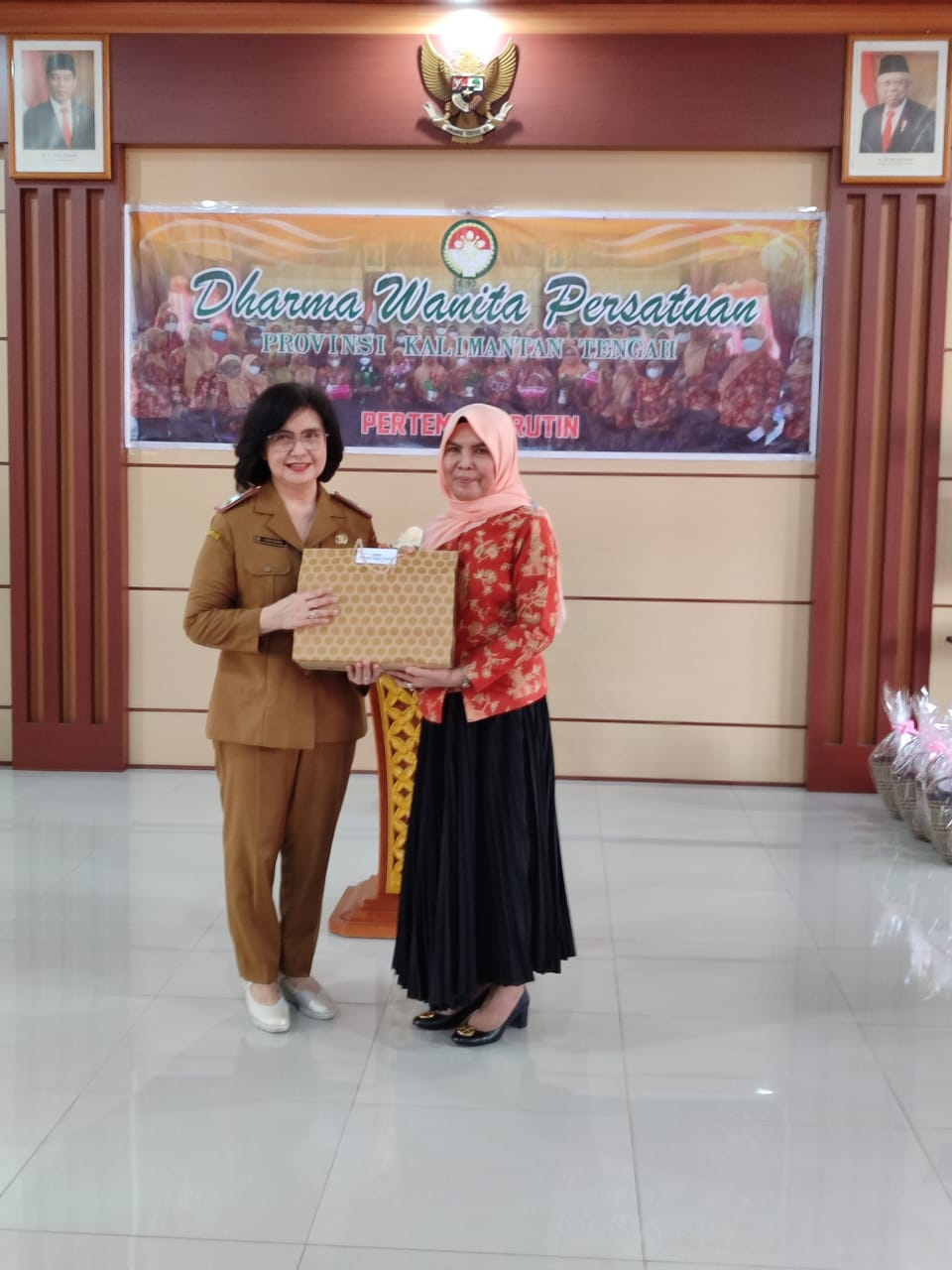 Kadis P3APPKB Sampaikan Materi PUA dan Stunting pada Pertemuan Rutin Dharma Wanita Persatuan Provinsi Kalimantan Tengah