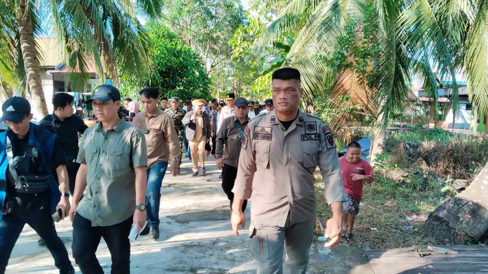 Satpol PP Kalteng Kawal Rangkaian Kunjungan Kerja Gubernur dan Wakil Gubernur di Kabupaten Kapuas