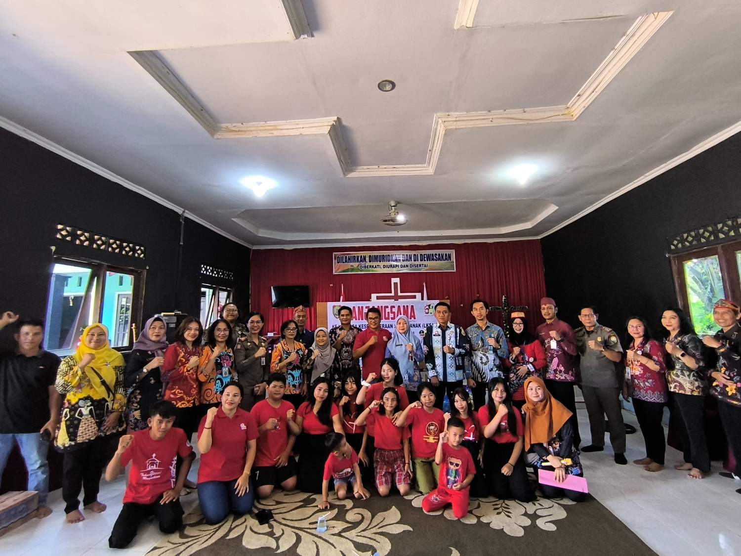 Peringati Hari Jadi Ke-68 Prov. Kalteng, Satpol PP Ikuti Anjangsana ke LKSA Yayasan Roti Hidup