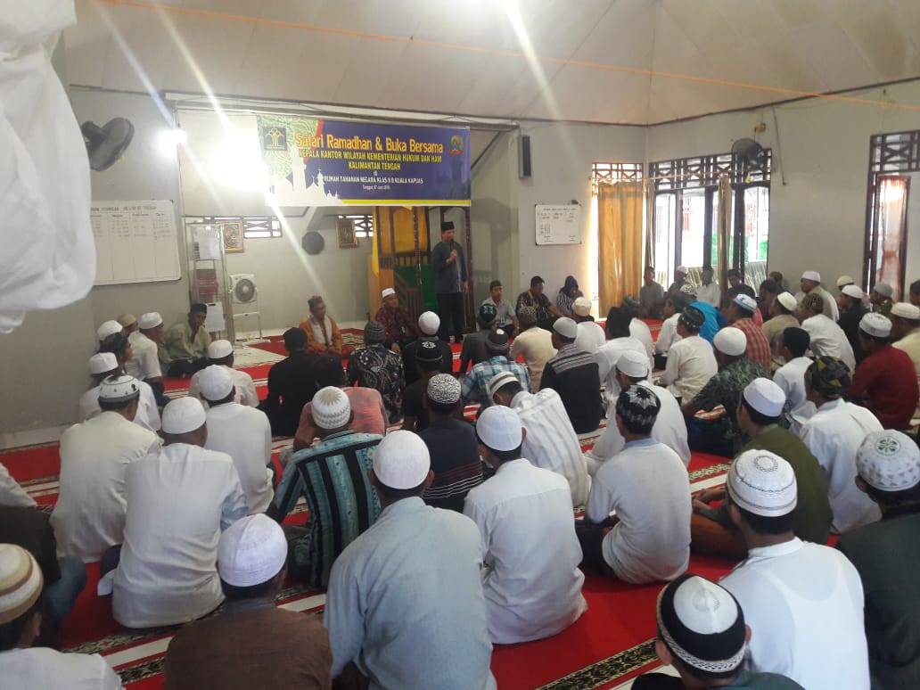 Safari Ramadan Ke Rutan Kuala Kapuas, Kakanwil Kemenkumham Kalteng Minta Petugas dan WBP Tingkatkan Iman dan Taqwa