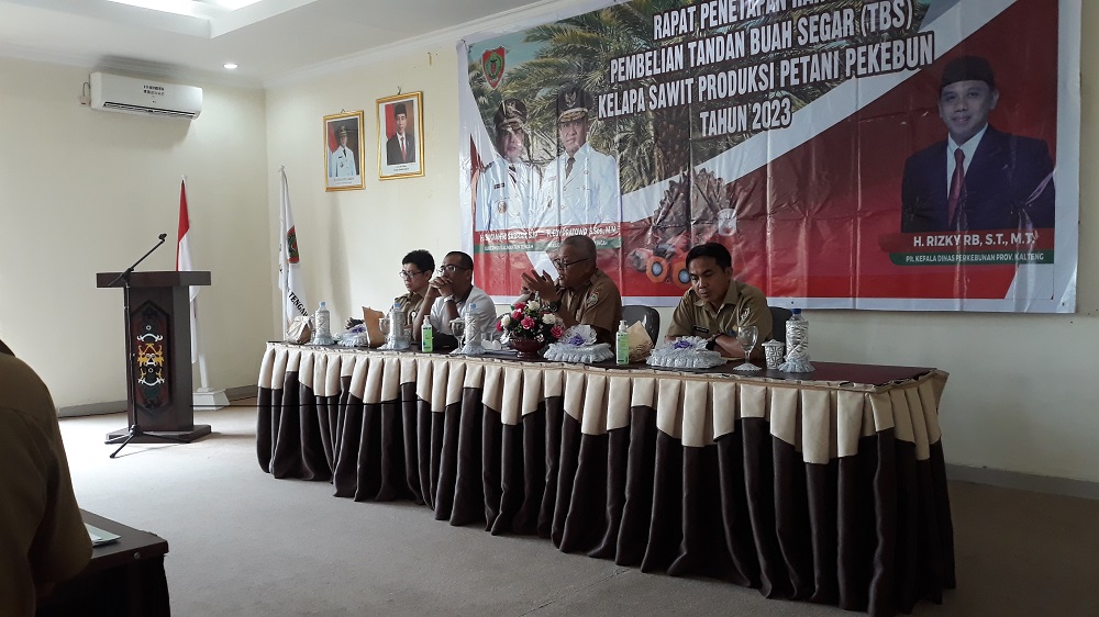 Kembali Alami Penurunan, Disbun Prov. Kalteng Gelar Rapat Penetapan Harga TBS Periode Mei 2023