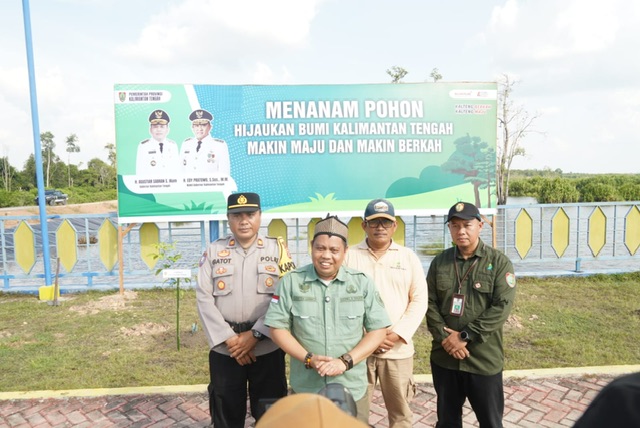 Gubernur Agustiar Sabran Tanam Pohon, Tegaskan Komitmen Pemerintah terhadap Pelestarian Lingkungan