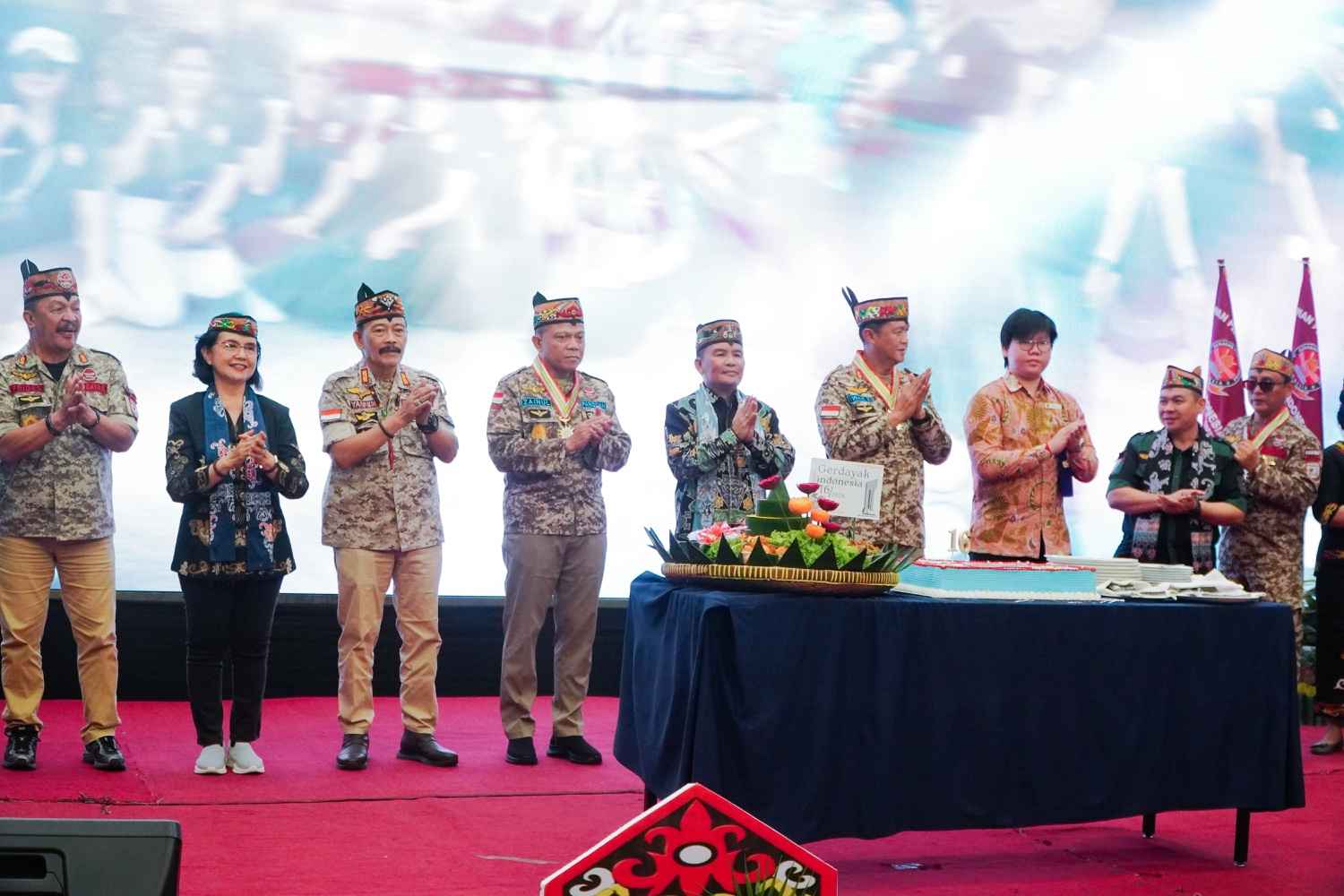 Hadiri HUT Ke-16 Gerdayak Indonesia, Gubernur Kalteng Tekankan Persatuan dan Penguatan UMKM