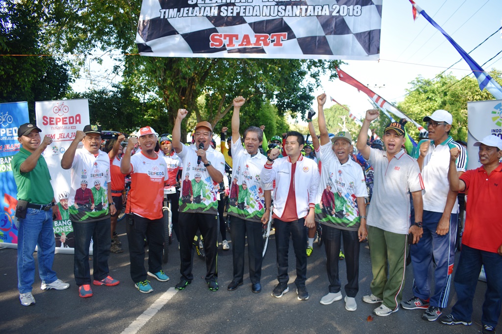 Sekda Lepas Langsung Tim Jelajah Bersepeda Nusantara 2018