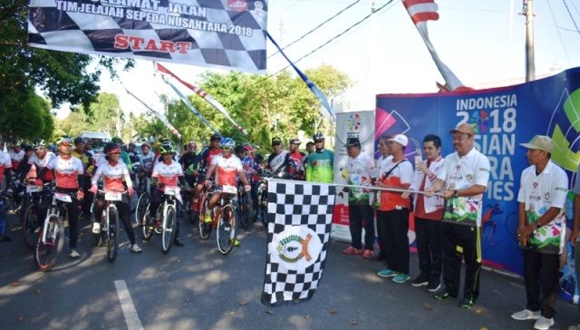 Sekda Lepas Langsung Tim Jelajah Bersepeda Nusantara 2018