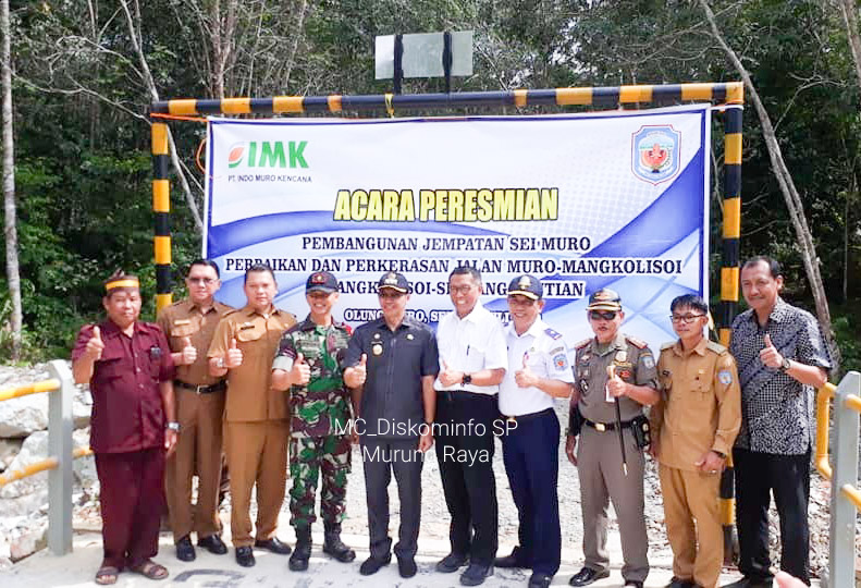 Bupati Murung Raya Perdie M. Yoseph Meresmikan Jembatan Penghubung Antar Kecamatan 