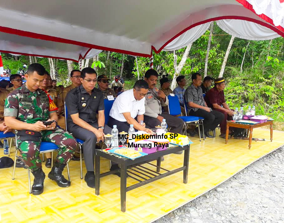 Bupati Murung Raya Perdie M. Yoseph Meresmikan Jembatan Penghubung Antar Kecamatan 