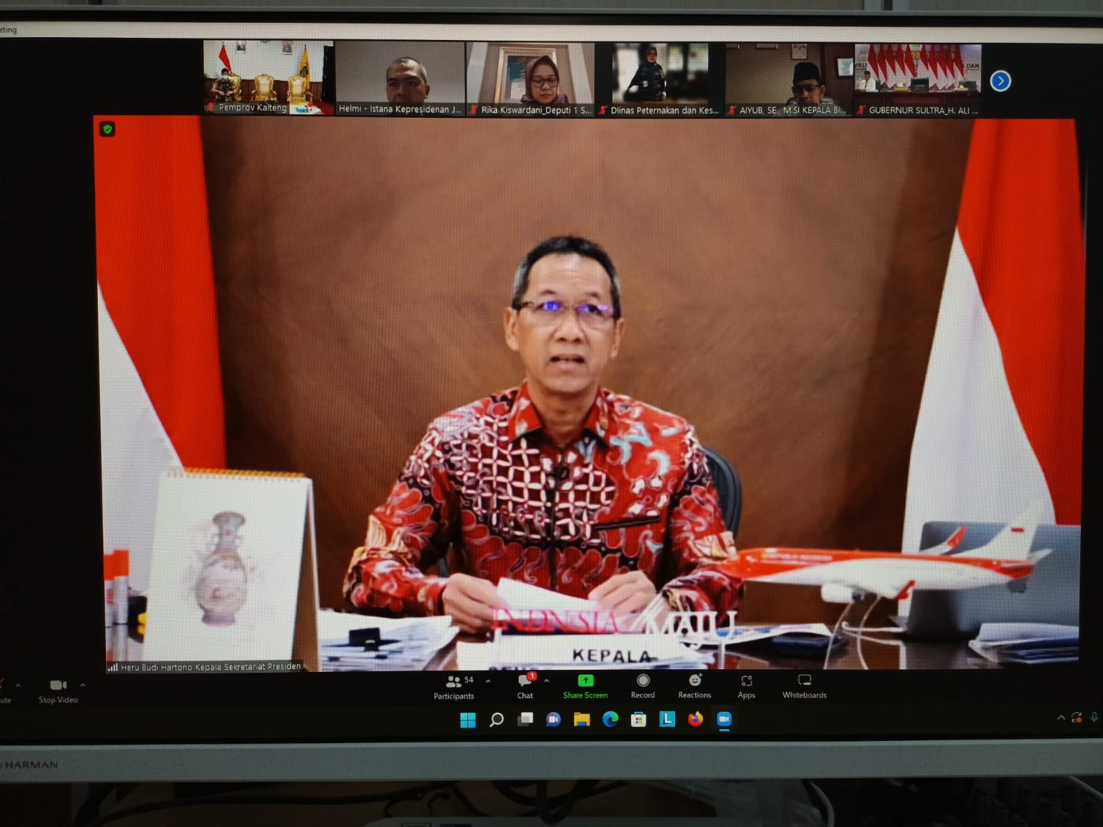 Sekretaris Daerah Prov. Kalteng Nuryakin Hadiri Rakor Penyerahan Bantuan Kemasyarakatan Presiden berupa Sapi kepada Seluruh Pemerintah Provinsi di Indonesia secara Virtual