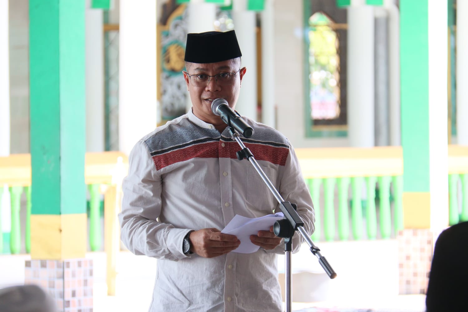 Hewan Kurban Bantuan Gubernur Kalteng di Kabupaten Barito Selatan Diserahkan oleh Plt. Kadis PMD Aryawan