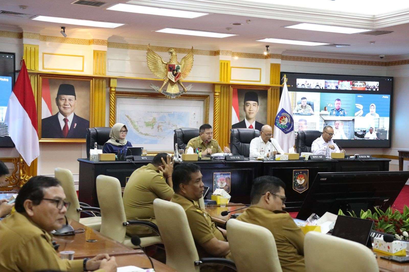 Sekjen Kemendagri Tekankan Pentingnya Pemda Antisipasi Kenaikan Harga Bahan Pokok dan Dukung Program Tiga Juta Rumah
