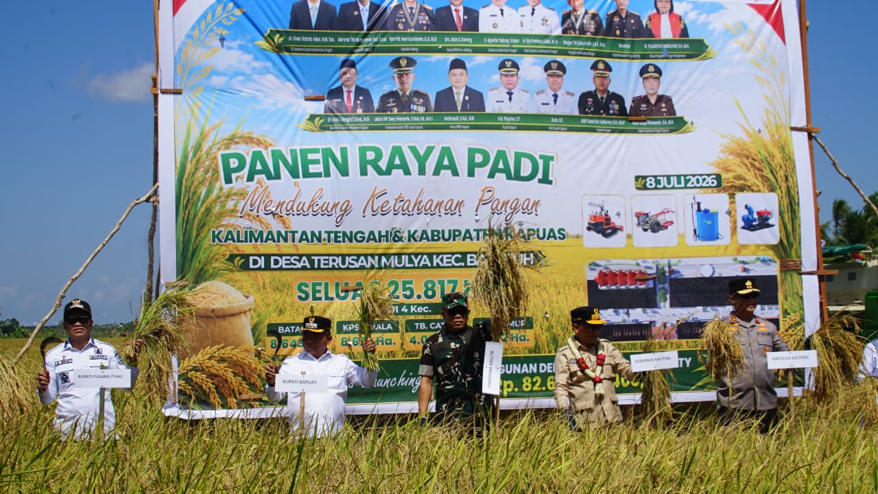 Pangdam XXII/Tambun Bungai Hadiri Peresmian Waterfront City dan Panen Raya Padi di Kabupaten Kapuas